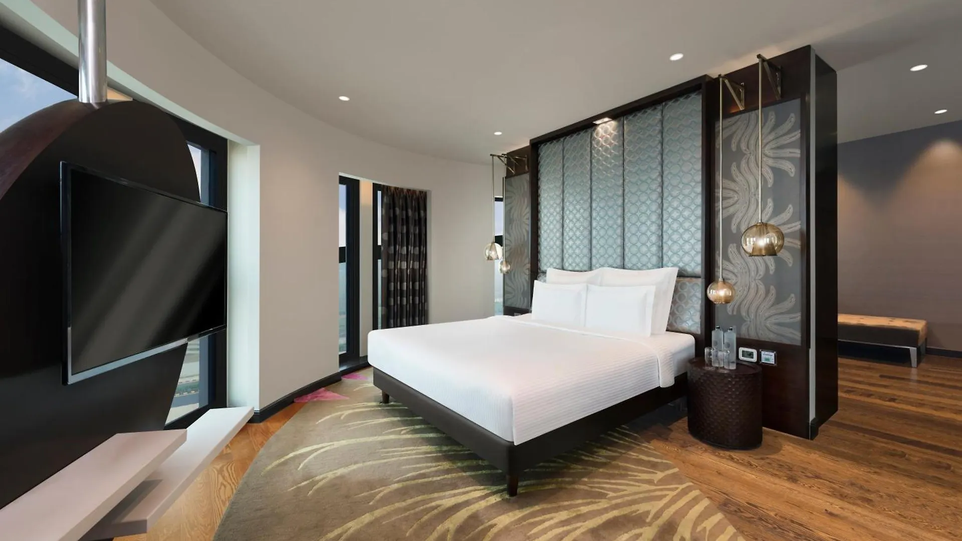 Pullman New Delhi Aerocity 5*,  India