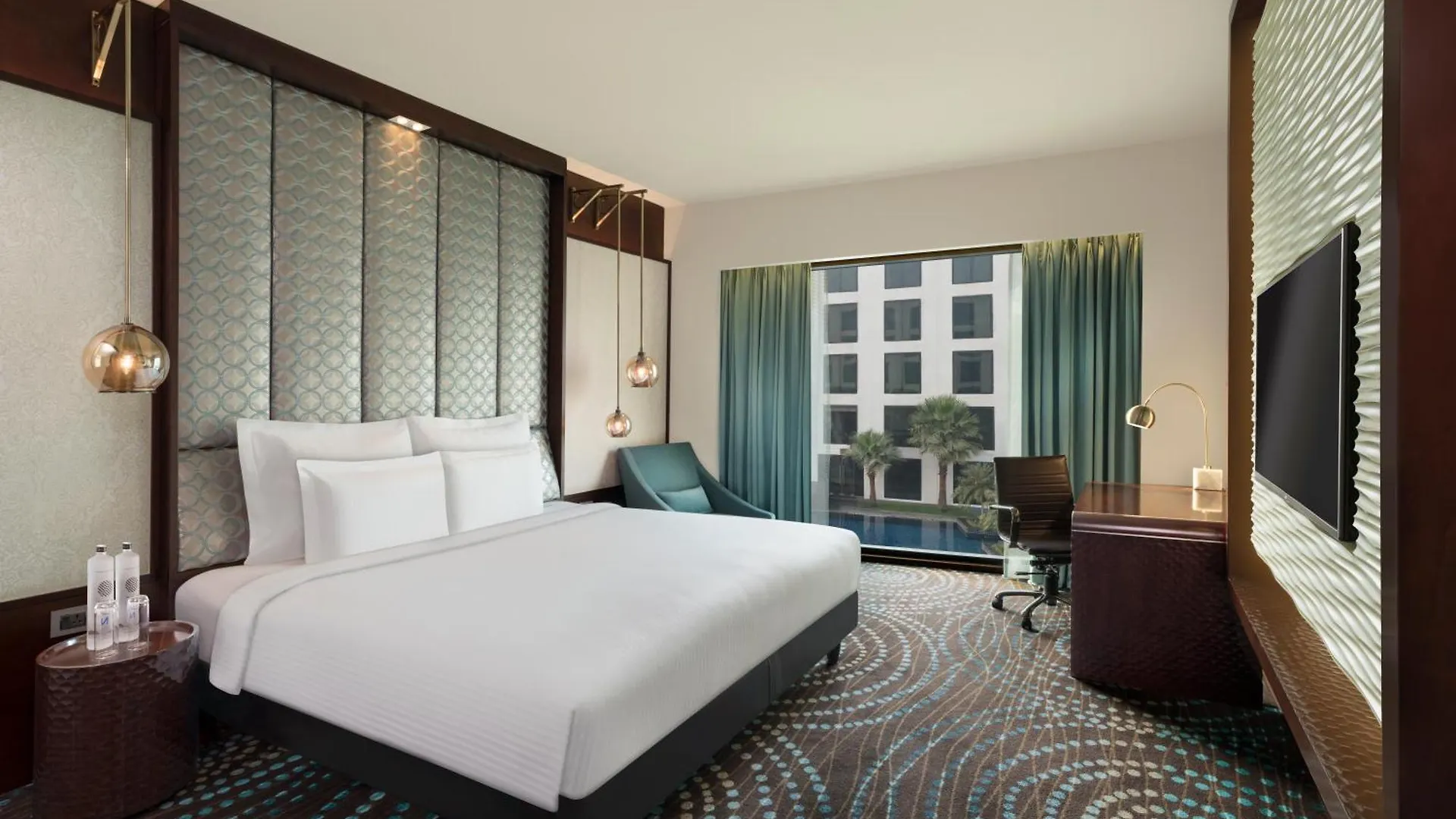 Hotel Pullman New Delhi Aerocity