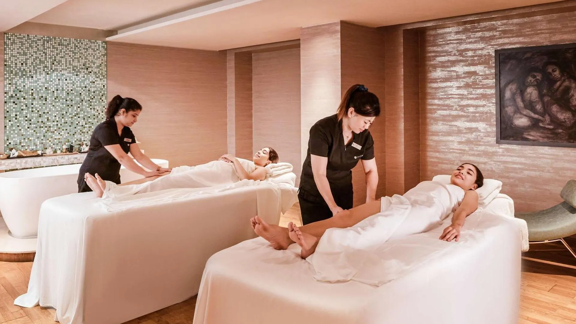 Hotel Pullman New Delhi Aerocity