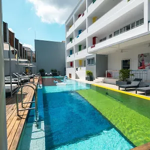 luna2-studiotel.hotelsseminyak.net/